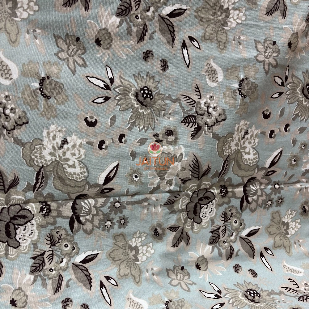 Cloud Petals Bedsheet – Pattern Close-Up Detailed view of the Cloud Petals bedsheet floral pattern with layered blossoms, leaves and botanical motifs